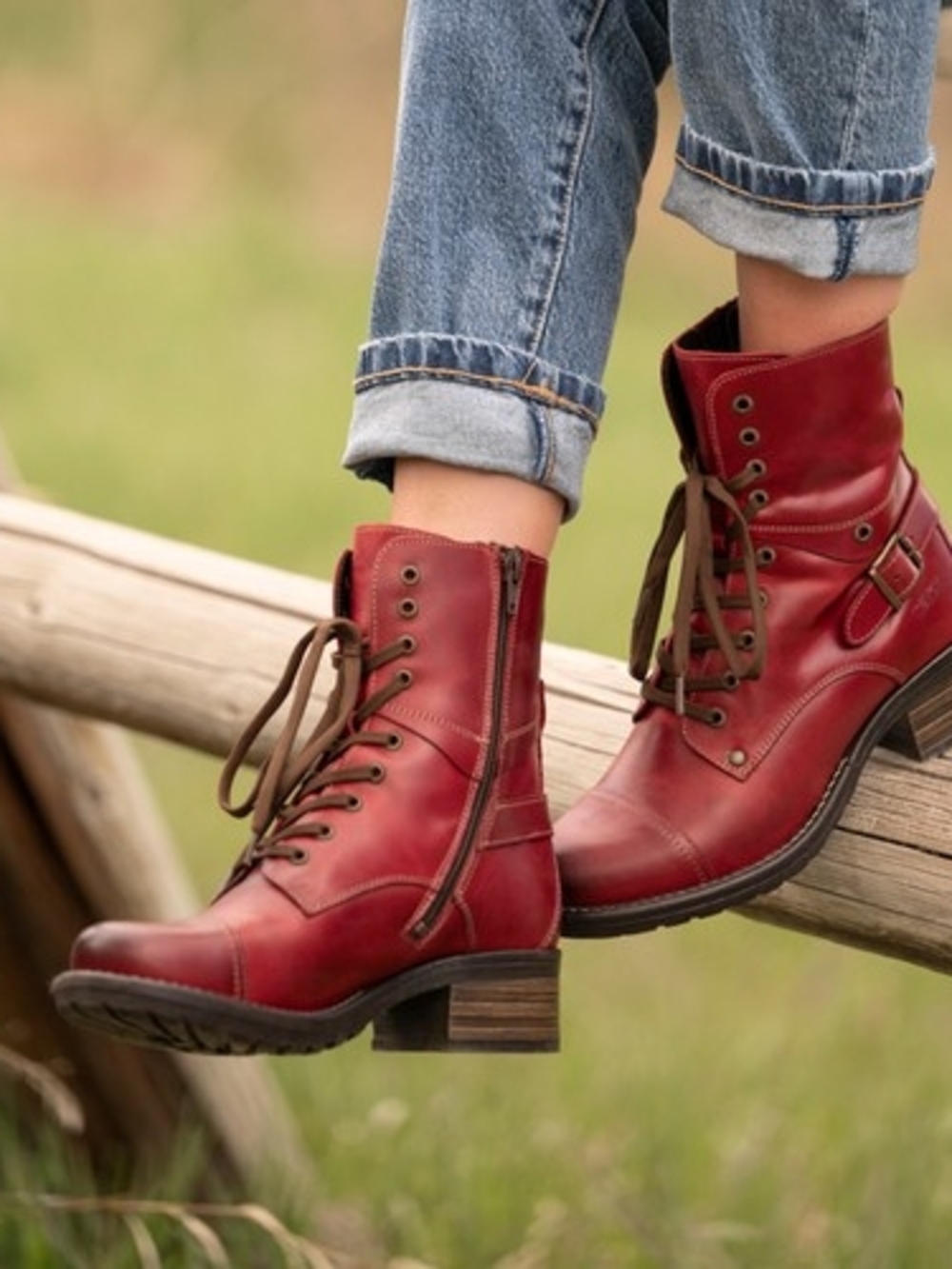Taos Crave Women's Urban Boots Classic Red Leather - 7.5